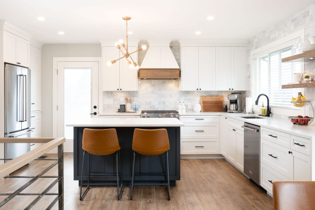 Coquitlam farmhosue chic kitchen