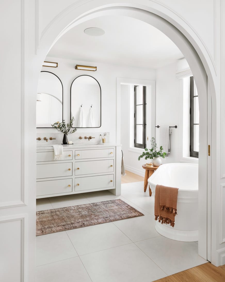 mixed metals in bathroom