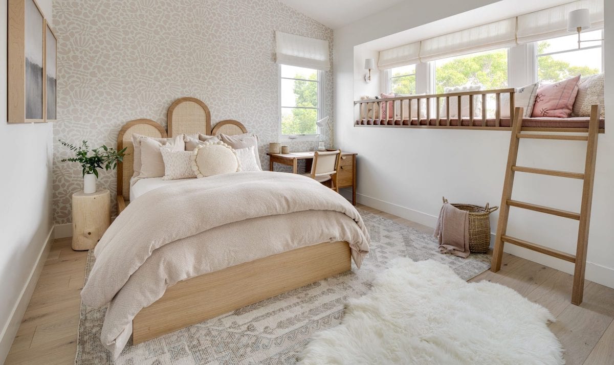 window loft in kids room