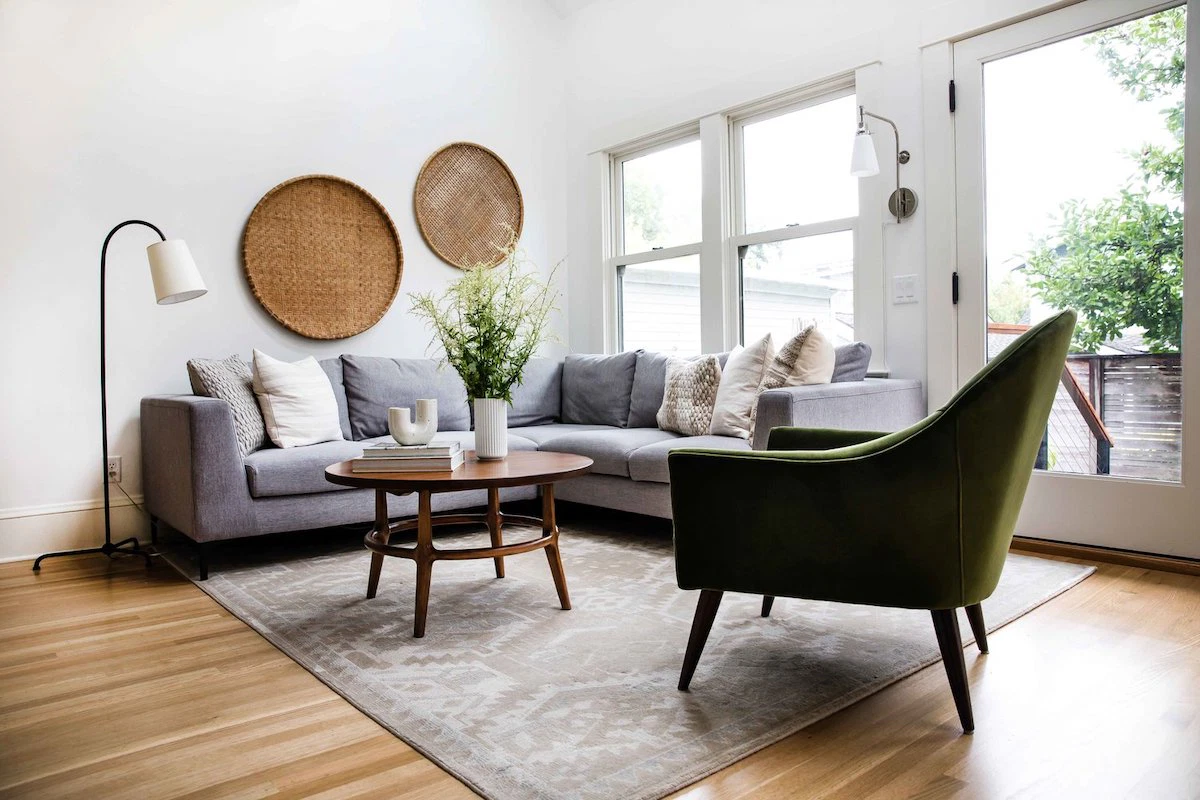 room layout with coffee table feature